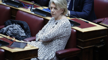 Στενό μαρκάρισμα της Κουμουνδούρου σε Ακρίτα - Αποστολάκη: Αν παραιτηθείτε, παραδώστε τις έδρες σας