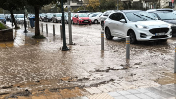 Κακοκαιρία «Alexandros»: συνεχίζονται ως το βράδυ οι βροχές - Έπεσαν τα πρώτα χιόνια