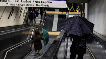 Μετρό Θεσσαλονίκης: ουρές επισκεπτών παρά τις βροχές τη δεύτερη μέρα λειτουργίας