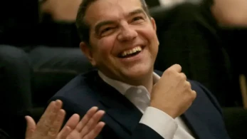 Αλωνίζει τα καπιταλιστικά κάστρα: διακοπές σε υπερπολυτελές θέρετρο των Άλπεων ο Τσίπρας