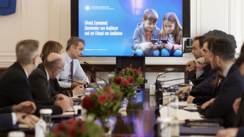 Το σχέδιο της κυβέρνησης για τα social media και τους ανήλικους