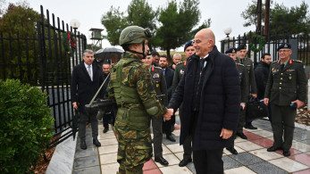 Δένδιας: Υπέγραψε τις προκηρύξεις πρόσληψης 2.000 επαγγελματιών οπλιτών