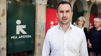 Γκρίνια στη Νέα Αριστερά για τις κακές δημοσκοπήσεις και τις αποτυχημένες πρωτοβουλίες Χαρίτση