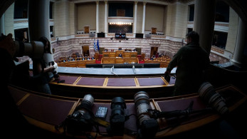 Πιο ακροδεξιά… πεθαίνεις: ο Βελόπουλος, ο Νατσιός και οι Σπαρτιάτες στη Βουλή