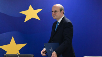 Αναλυτικά οι μειώσεις στις προμήθειες των τραπεζών - 100 ευρώ μηνιαίως στους ένστολους από Ιούλιο