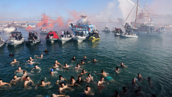 Ηράκλειο: περισσότεροι από 50 «βουτηχτάδες» στα νερά του λιμανιού για τον σταυρό