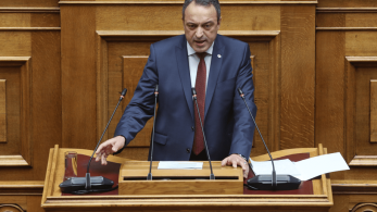 Βουλή - Προϋπολογισμός: επιδόματα μόνο για... Έλληνες ζητά ο Στίγκας