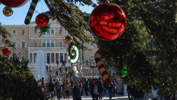 Δώρο Χριστουγέννων: πώς υπολογίζεται, πότε καταβάλλεται, τα δικαιώματα των εργαζομένων
