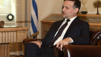 Αθήνα 9,84: ο Δούκας σύρθηκε σε αναδίπλωση για τις απολυμένες
