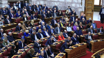 Ενός λεπού σιγή στη Βουλή για τον Αρχιεπίσκοπο Αλβανίας Αναστάσιο