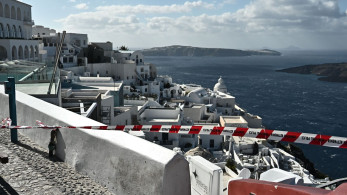 Επιστήμονες του ΕΚΠΑ σε Ίο και Σαντορίνη: Νέοι σεισμογράφοι για παρακολούθηση του φαινομένου