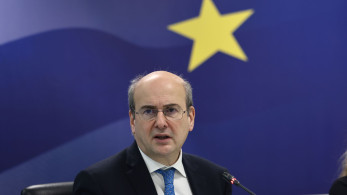 Χατζηδάκης: «Η ιστορία δικαίωσε τον Καραμανλή και μαζί τη Νέα Δημοκρατία» για την ένταξη στην ΕΟΚ