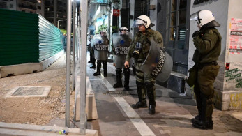 Επίθεση με πέτρες στη Νομική – Μολότοφ στα Εξάρχεια και 3 τραυματίες
