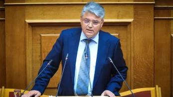 Έχασε η Βενετιά βελόνι: Δεν ψηφίζει Τασούλα και Κακλαμάνη ο Νατσιός