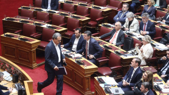 Kαι τώρα, σύντροφοι, τι θα κάνουμε χωρίς παράνομο φορτίο και ξυλόλια;