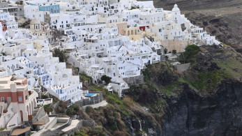 Σαντορίνη: ανεγκέφαλοι κατέστρεψαν σεισμολογικό σταθμό και έκλεψαν εξοπλισμό