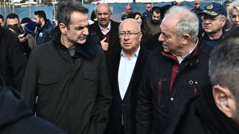 Κυριάκος Μητσοτάκης από Σαντορίνη: Συνιστώ ψυχραιμία, το κράτος είναι δίπλα σας
