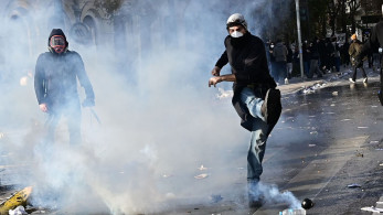 Συγκέντρωση για τα Τέμπη: πολίτες αποδοκιμάζουν τους κουκουλοφόρους (Vid)