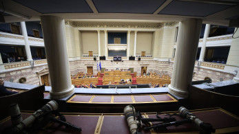 Η κοινωνία ζητεί άρση της μονιμότητας, ας την ακούσουν οι πολιτικοί