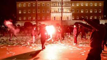 Πεδίο μάχης το Σύνταγμα - Μολότοφ, προσαγωγές, συλλήψεις και τραυματίες