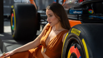Διάσημοι fans της Formula 1 μιλούν για την εμπειρία της McLaren στην Αθήνα (video)