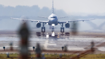 ΗΠΑ: φωτιά σε boeing της American Airlines μετά την προσγείωσή του στο Ντένβερ