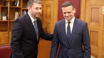 Σε νέα κρίση το ΠΑΣΟΚ: Φουντώνει η εσωκομματική κόντρα Ανδρουλάκη - Δούκα