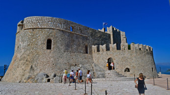 Η ηλιθιότητα πωλείται, το Μπούρτζι όχι