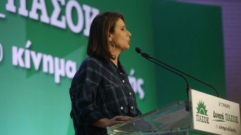 Κατερίνα Μπατζελή: Αν διαγραφώ από το ΠΑΣΟΚ θα ενισχυθεί η εσωστρέφεια