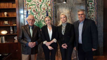 Συνάντηση Κακλαμάνη με μέλη του συλλόγου θυμάτων της φονικής πυρκαγιάς στο Μάτι