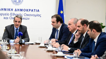 Συναγερμός στην Αθήνα για τις επιπτώσεις των δασμών Τραμπ – Στο τραπέζι μέτρα θωράκισης της οικονομίας