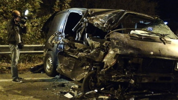 Τρεις τραυματίες μετά από τροχαίο στη Θεσσαλονίκη - Το ΙΧ τους «καρφώθηκε» σε στάση λεωφορείων