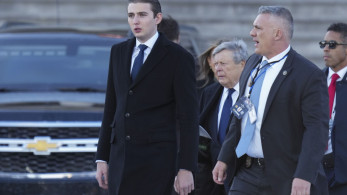 Ο Barron Trump απαγορεύεται ακόμα και να φλερτάρει στο κολέγιο