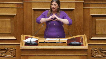 Με κληρονομικό χάρισμα η Κωνσταντοπούλου - Σε προεκλογικές παροχές αποδίδει τα μόνιμα μέτρα στήριξης