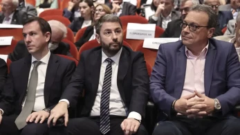 Στα όρια της κατάρρευσης ο ΣΥΡΙΖΑ, παραπαίει το ΠΑΣΟΚ