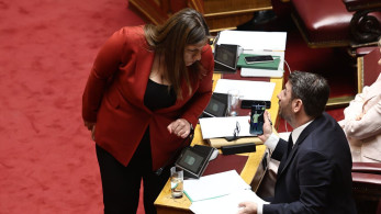 Χαλαρώστε, σύντροφοι: δεν ανεβαίνει το ΠΑΣΟΚ, η Ζωή ξεφουσκώνει