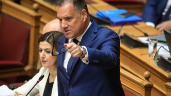 Γεωργιάδης: Δεν θα μπορείς να στείλεις το παιδί για τσιγάρα - Ποινές για αλκοόλ