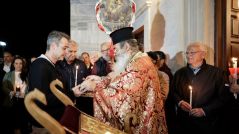 Στην Τήνο για την Ανάσταση ο Κυριάκος Μητσοτάκης – «Με ενότητα και αυτοπεποίθηση ξεπερνάμε τις δυσκολίες» (photos)