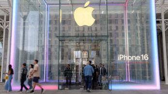 Apple: Μετέφερε με αεροπλάνα 600 τόνους iPhone από την Ινδία για να προλάβει τους δασμούς Τραμπ