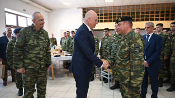 Νίκος Δένδιας στη Λέσβο: Εξασφαλίζουμε αξιοπρεπή ανταμοιβή στις Ένοπλες Δυνάμεις