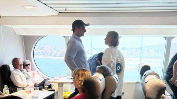 Μητσοτάκης: Με το πλοίο της γραμμής στην Τήνο (photos)