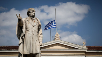 Εισβολή κουκουλοφόρων στη Νομική Αθηνών: χτύπησαν καθηγητές, στο νοσοκομείο διδακτορικός φοιτητής