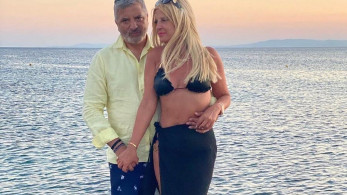 Τρυφερές στιγμές του ζεύγους Πατούλη με θέα τη θάλασσα (pic)