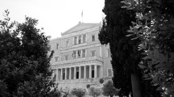 Από τη Σκύλλα του λαϊκισμού στη Χάρυβδη της τοξικότητας