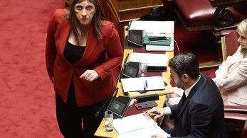 Οι ακρότητες της αντιπολίτευσης την οδηγούν στα βράχια