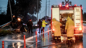 Τροχαίο με τέσσερις τραυματίες στην παραλιακή - ΙΧ καρφώθηκε σε κολώνα