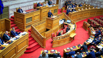 ΠΑΣΟΚ: Η μετάλλαξη ενός κόμματος από τον σοσιαλισμό στις συνωμοσίες