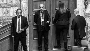 Βουλή: αντιπαράθεση για εκλογή Μητροπολιτών – Κωνσταντοπούλου κατά τροπολογίας