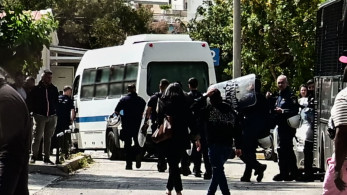 Επίθεση στη Νομική: ποινική δίωξη για ένα κακούργημα και 8 πλημμελήματα σε βάρος των 6 συλληφθέντων