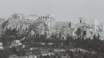 Σαν σήμερα, από την αιματοβαμμένη Λιβαδειά στην Ακρόπολη – Ένας χρόνος, δύο κόσμοι, μία σύγκρουση